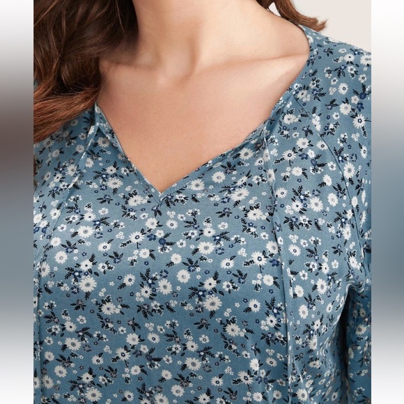 BloomChic Plus Size 2XL Ditsy Floral Ruffle Sleeve Tie Neck Blouse us18-20 - Picture 5 of 6